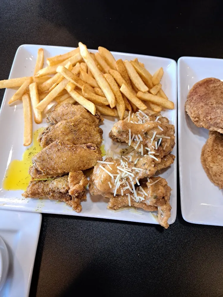 10 Wings and Fries
